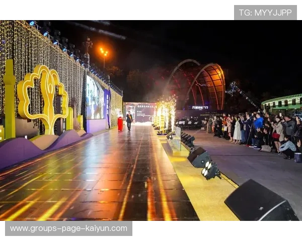 成都蓉城中路连贯推进引起现场喝彩