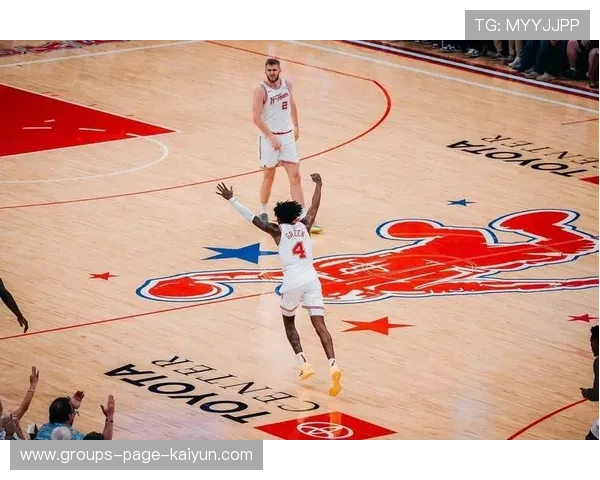 杰伦格林三分火力全开,火箭惊艳全场